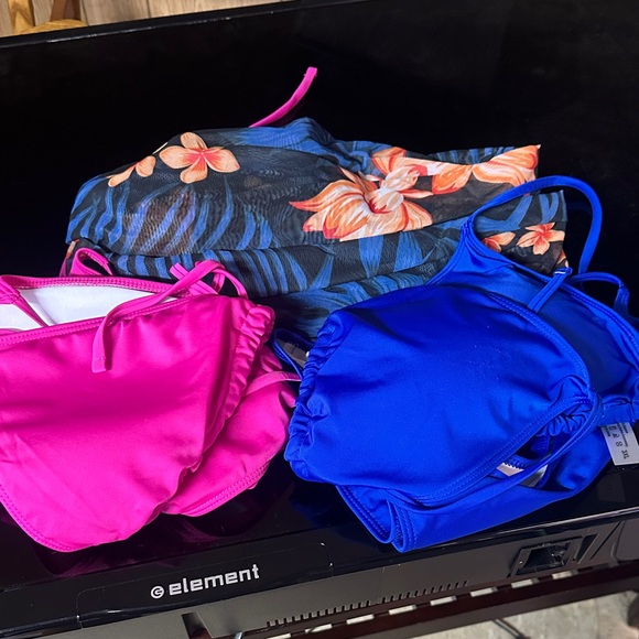 12 clothing pieces - Picture 2 of 14